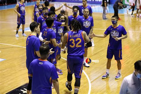 Hotshots, NLEX Road Warriors lock on twice-to-beat advantage - BusinessWorld Online