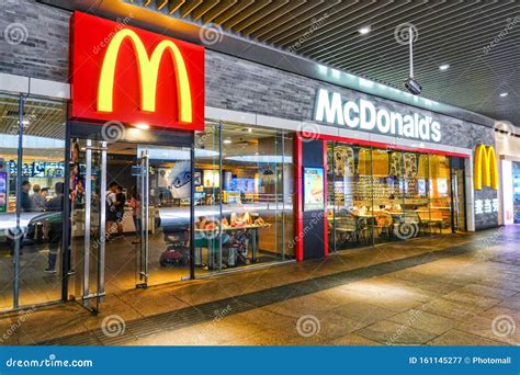 McDonalds McDonald MCD Logo Editorial Photography - Image of design, lighting: 161145277