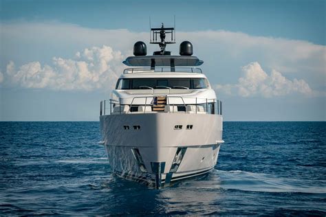 Sanlorenzo Yachts UK | Bespoke Yachts Made to Measure - Enquire Today