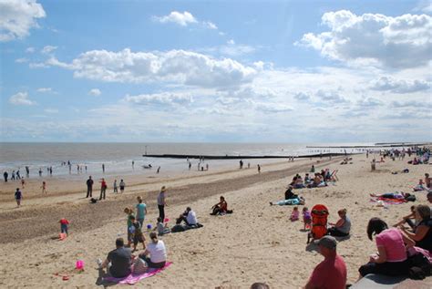 Clacton Sea Beach - Picture of Clacton-on-Sea, Essex - TripAdvisor