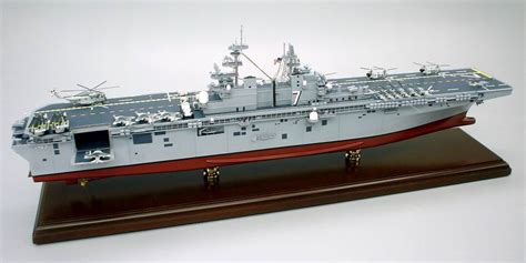 LHD-7 - Iwo Jima - Amphibious Assault Ship - 1/350 Scale Mahogany Ship ...