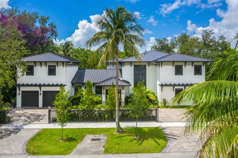 Miami Houses: Contemporary Florida Properties - e-architect