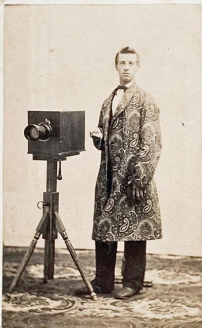 Antique and Classic Cameras | Victorian photography, Vintage photographs, Classic camera