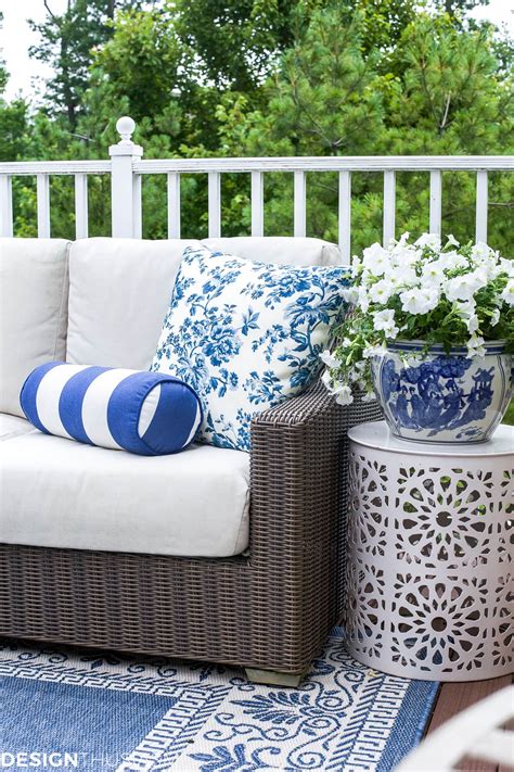 Outdoor Lounge: How One Piece Can Pull Your Patio Decor Together