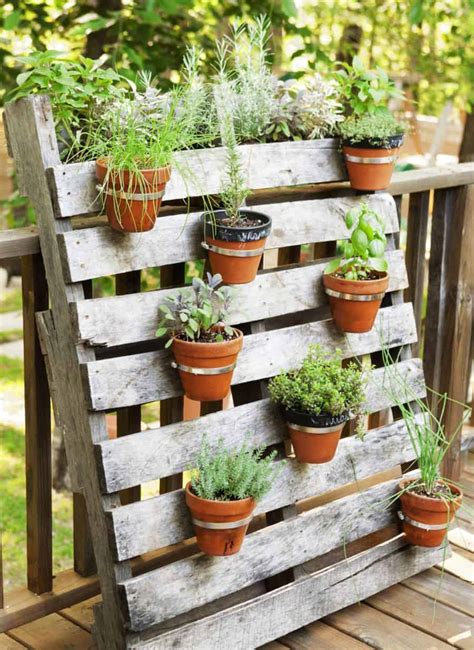 How to Turn a Pallet into an Herb Garden - Jen Around the World