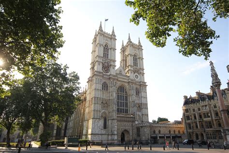 A Lofty Perch Fit for a Royal Museum at Westminster Abbey - The New York Times