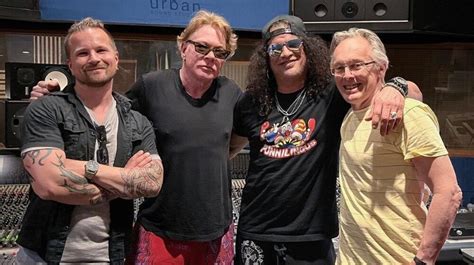 New GUNS N' ROSES Music Arriving 'Any Day Now'