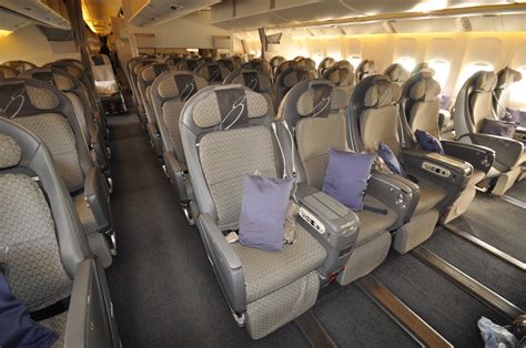 File:JAL Premium Economy class SKY SHELL SEAT.JPG - Wikimedia Commons