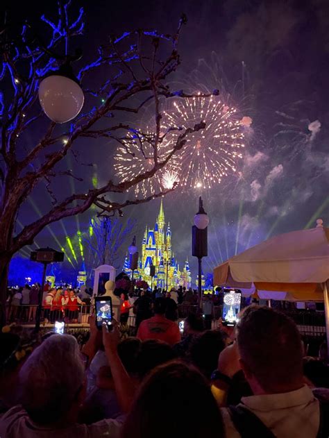 Fabulous 50th anniversary fireworks : r/WaltDisneyWorld