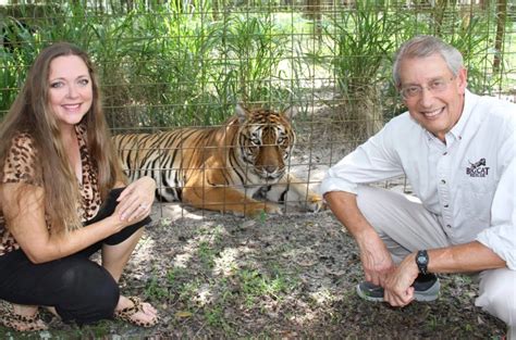 Carole Baskin finds volunteer attacked by tiger with her arm almost ...