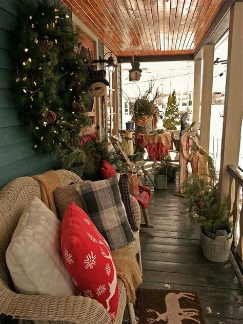 38 Christmas Decorating Ideas For Your Porch - Decoration Love