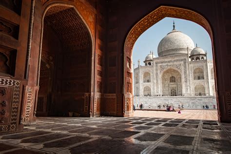 The Taj Mahal in Photos: Postcards From India's Magnificent Mausoleum