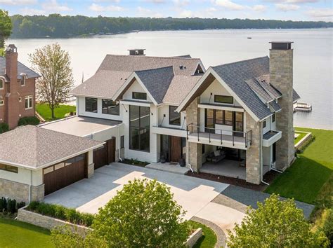 Modern Lake House in Minnesota