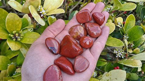 Explore the Healing Properties of 7 Types of Jasper | dumi's crystals