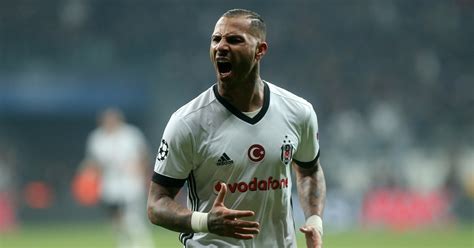 Besiktas' Ricardo Quaresma celebrates after scoring against Porto ...