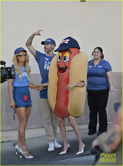 'Simple Life' Reboot Begins Filming: Nicole Richie Wears Hot Dog Suit ...