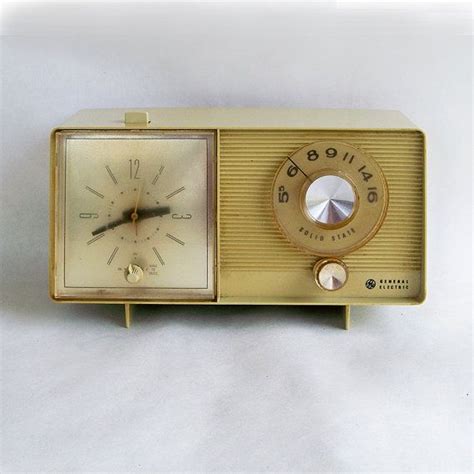 1960s General Electric Clock Radio with Wonderful Mid Century Modern Style | Electric clock ...