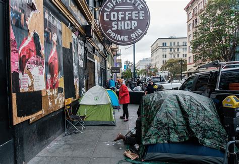 Overcrowding on San Francisco’s Tenderloin streets — a bad scene ...