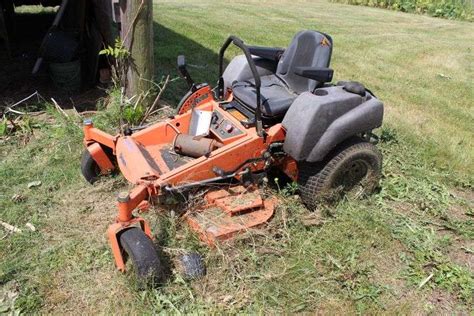 Husqvarna Zero Turn Mower - Parts Only - Matthews Auctioneers