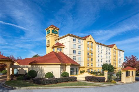 La Quinta Inn & Suites by Wyndham Atlanta Ballpark/Galleria | Atlanta, GA Hotels