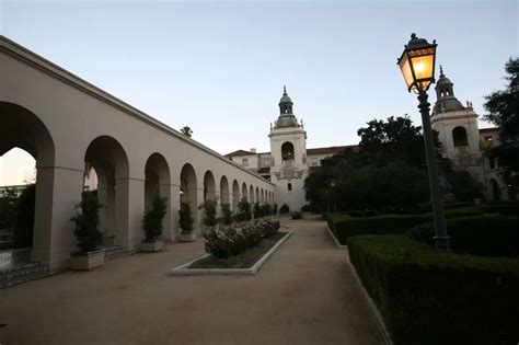 Pasadena City Hall Is an Icon in the Los Angeles Area