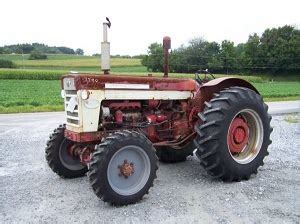 International 660 4x4 Farm Tractor Elwood Front