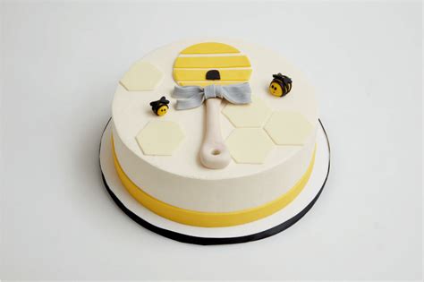 Honey Bee Baby Cake in New York - Everything Lulu