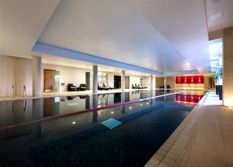 Relaxing Oxfordshire golf & spa hotel stay near Bicester Village ...