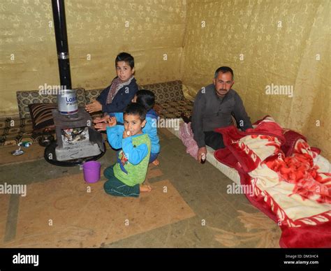 Lebanon refugee camp hi-res stock photography and images - Alamy