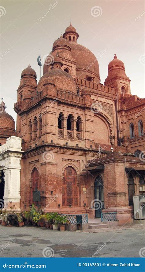 Lahore Museum - Beautiful Architecture in Lahore Editorial Photo ...