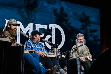 Phil, Jase, and Al Robertson Host Live Recording of “Unashamed” Podcast ...