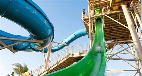 Encore Resort Water Park: Slides, Pools, & Splash Zones