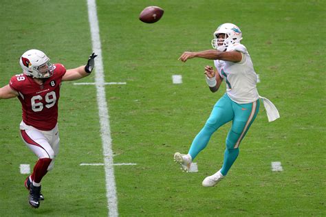 Miami Dolphins win big game on the arms and legs of Tua Tagovailoa