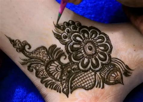 20 Latest Easy Gol Tikka Mehndi Designs 2019 – SheIdeas