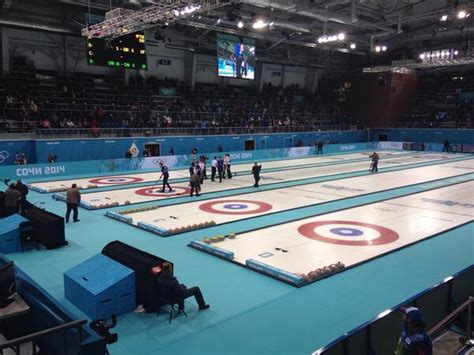 Team GB's men's curling team through to the final - ITV News