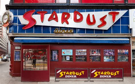 James and Karla Murray Photography: Ellen's Stardust Diner, NYC