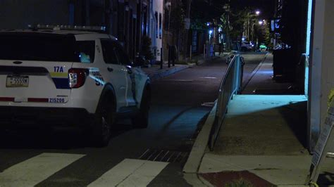 Robbery takes violent turn as shooting erupts in Center City: police | FOX 29 Philadelphia