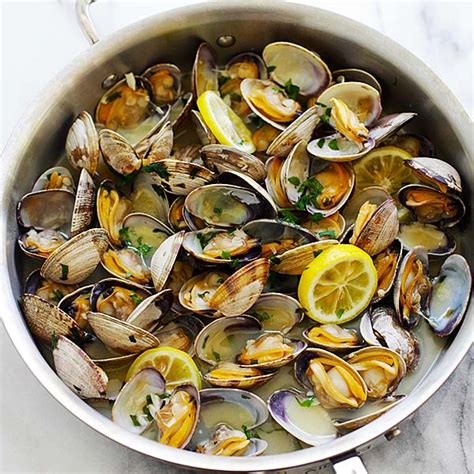 Steamed Clams in Beer (Cooked in 10 Mins!) - Rasa Malaysia