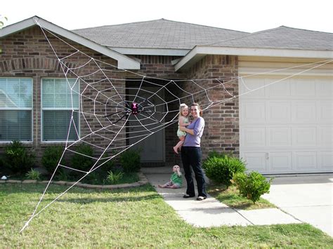 25 ft GIANT Spider Web - Halloween House Prop (does NOT glow under a ...