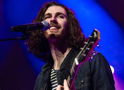 Hozier Thanks Fans After Album Debuts At No 1 In The US