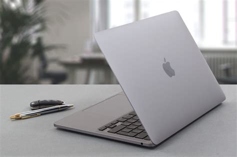 Apple MacBook Pro 13 (2022) - Top 5 Pros and Cons | LaptopMedia.com