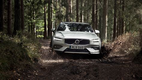 Volvo V60 T5 Cross Country 4K 2 Wallpaper - HD Car Wallpapers #11276