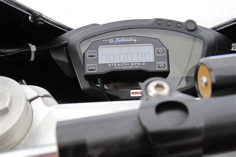 The Best Motorcycle Lap Timers - 2019 Guide - Biker Rated