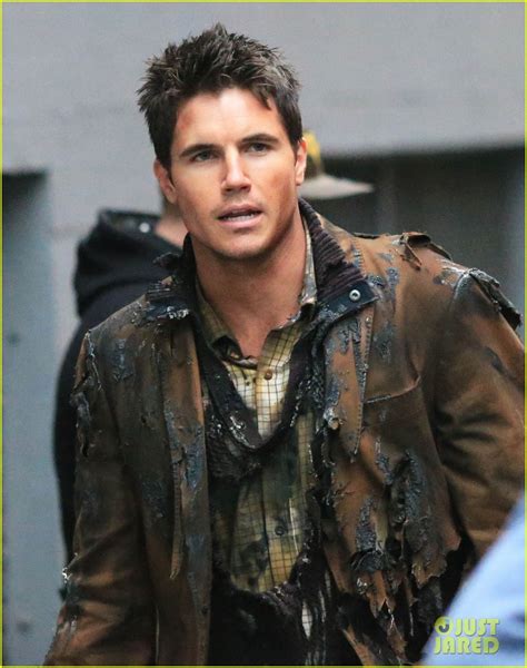 Robbie Amell Hits 'The Flash' Set As Firestorm - See the Pics!: Photo ...