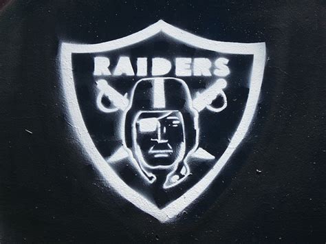 Sweeeeet Oakland: Half Priced Oakland Raiders Tickets - 2 games left!