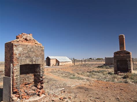 16 Fascinating Photos Of Outback Ghost Towns Around Australia