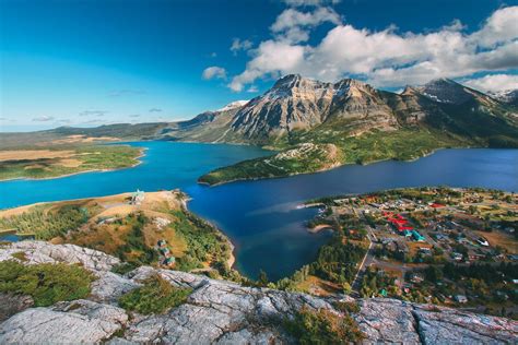 17 Best Things To Do In Alberta, Canada | Waterton lakes national park, Unesco sites, World ...