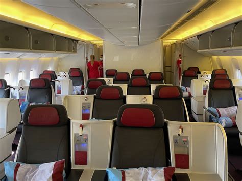 Delta 777 Business Class Seat Review | Elcho Table