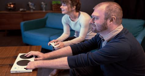 Xbox Adaptive Controller lends a helping hand for gamers with disabilities