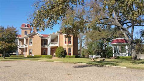 Waco, Texas USA - East Terrace Museum - Unfamiliar Destinations